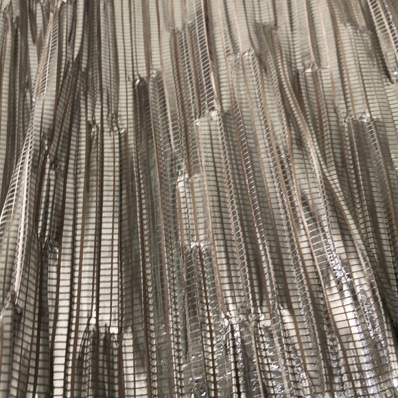 Beautiful Tank - Picture 2 of 2